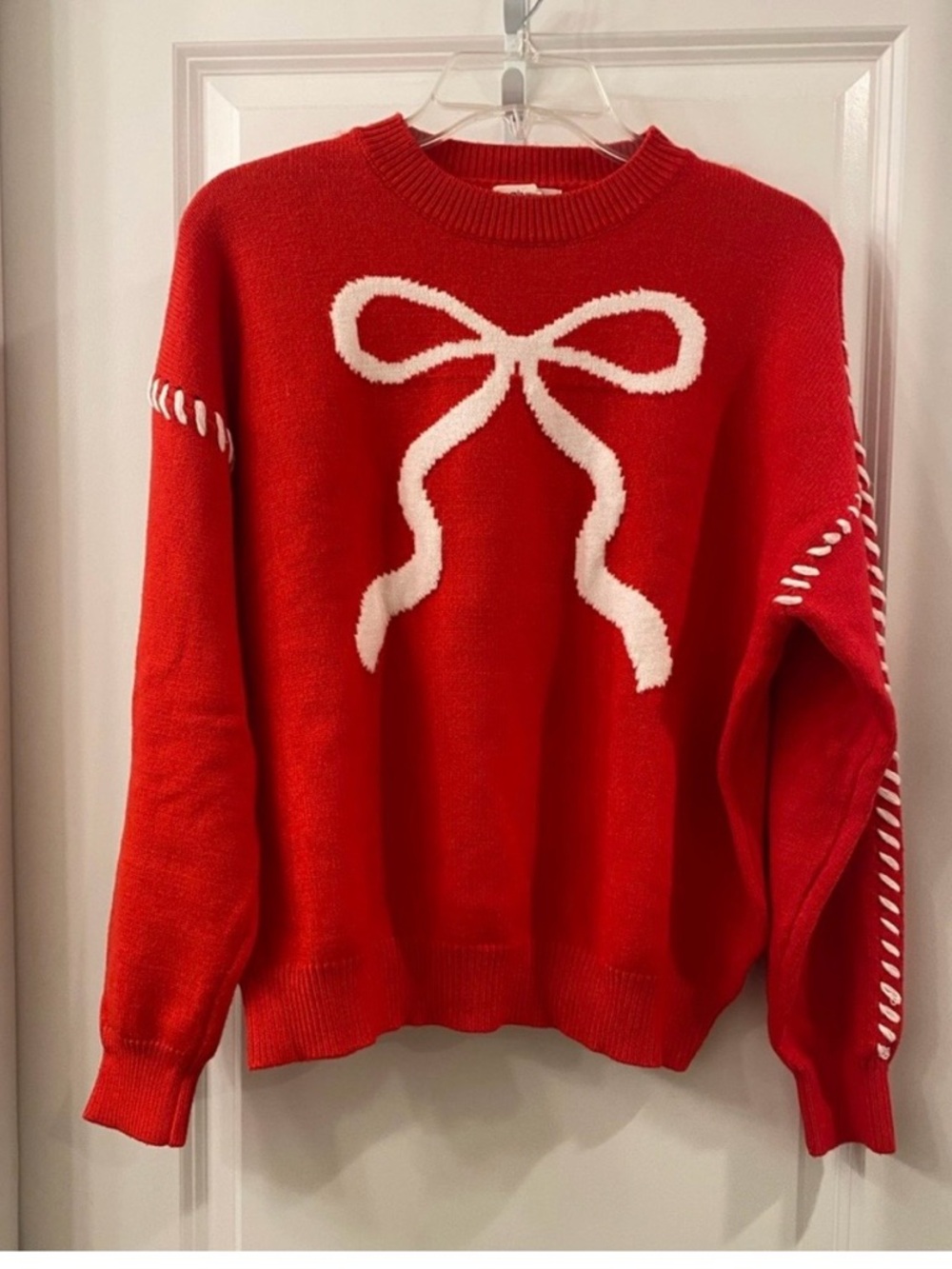 Boutique Main Strip Red Sweater White Bow Detail Small - Picture 7 of 7